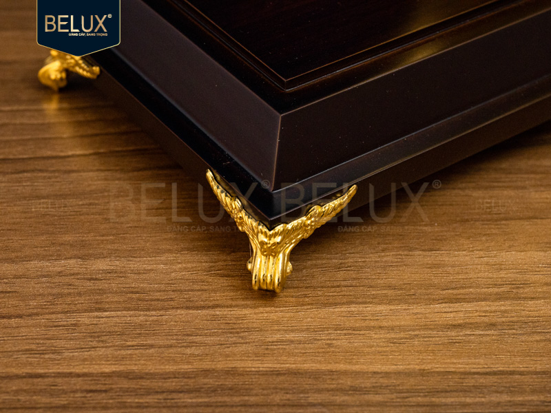 Mô hình thuyền buồm mạ vàng 24K 31x12x22cm&nbsp;M3